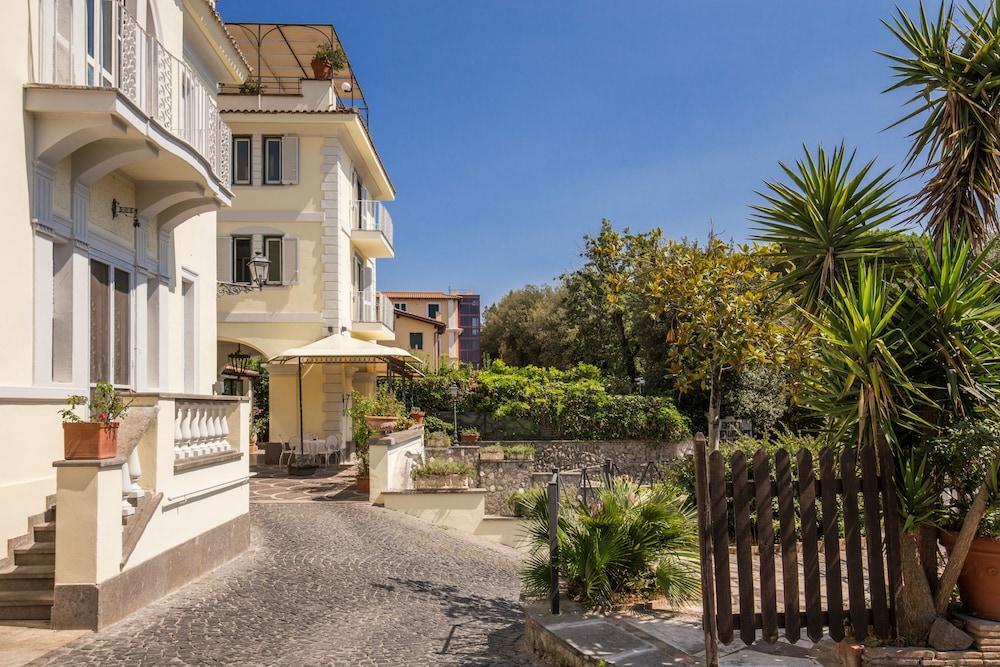 Hotel Castel Vecchio Castel Gandolfo Exterior photo